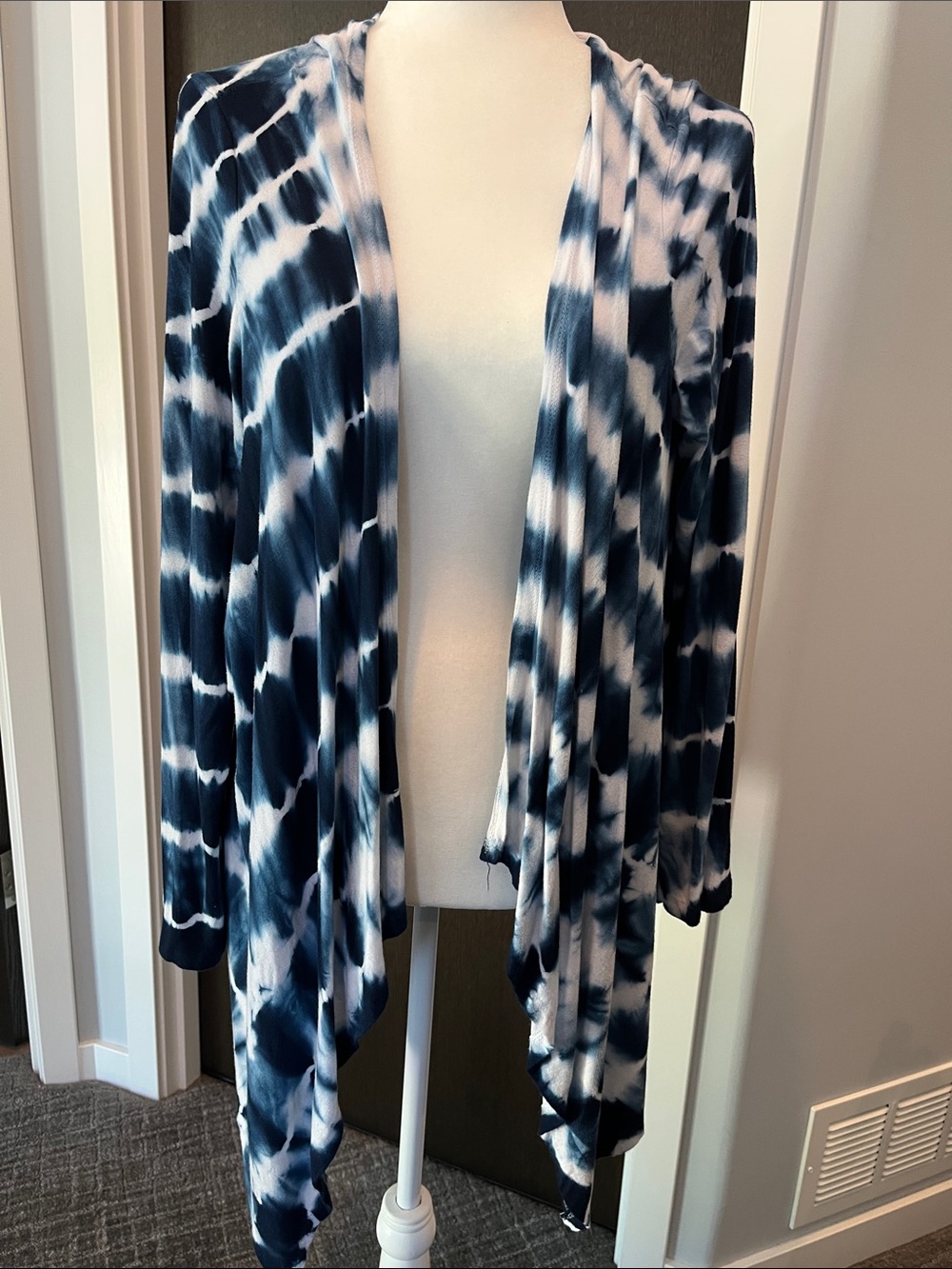 Saint Tropez West Navy and White Tie-Dye Open Waterfall Cardigan-Sz Large
